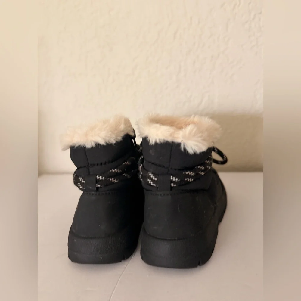 Zara Toddler Zara quilted boots size 29  5US in black gentle used